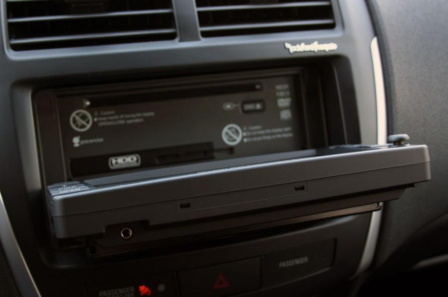  Mitsubishi Outlander Sport SE AWC 2011 года  (фото 16 из 48)